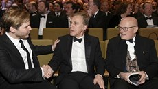 Herci Daniel Brühl, Christoph Waltz a reisér Volker Schlöndorff na udílení...