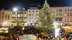 Olomoucké Horní náměstí je opět hlavním místem vánočních trhů. Při rozsvícení... Olomoucké Horní náměstí je opět hlavním místem vánočních trhů. Při rozsvícení...