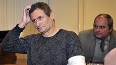 Jiří Robeš u soudu v roce 2008 dostal doživotí. Jeho oběť z roku 1990, vojáka... Jiří Robeš u soudu v roce 2008 dostal doživotí. Jeho oběť z roku 1990, vojáka...