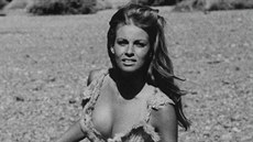 Raquel Welchová ve filmu Milion let ped Kristem (1966)