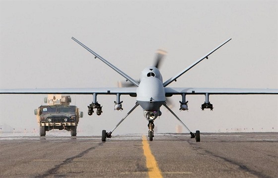 MQ-9 Reaper je vybaven vnjími závsy i vnitní pumovnicí.