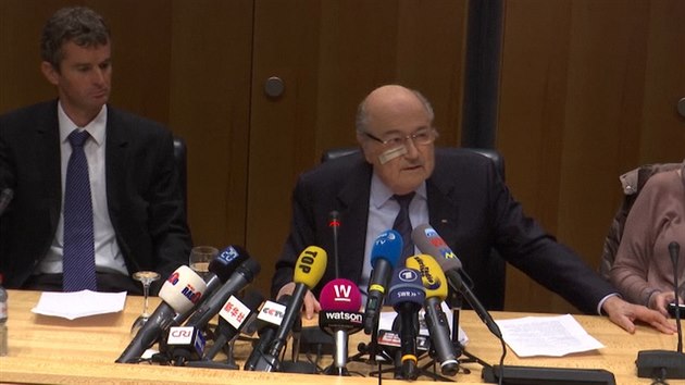 Sepp Blatter na tiskov konferenci.