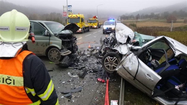 Dopravn nehodu u Boskovic nepeil jeden idi (21. 12. 2015).