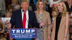 Donald Trump s dcerami Ivankou a Tiffany