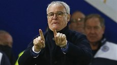 Trenér Leicesteru Claudio Ranieri bhem utkání proti Manchesteru City.
