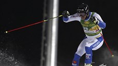 védský lya Andre Myhrer bral v paralelním obím slalomu v Alta Badii tetí...