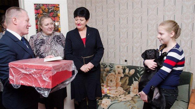 Anna Abramovov pebra dary od prezidenta Putina.