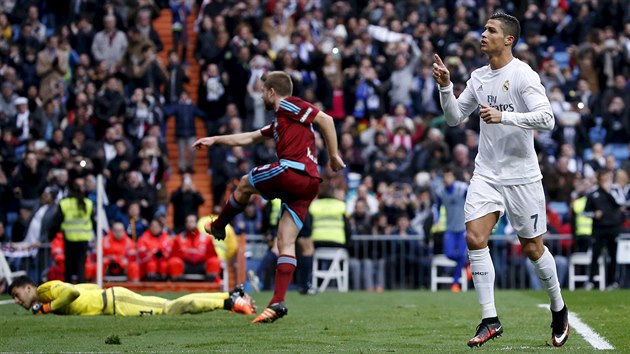 Cristiano Ronaldo z Realu Madrid se raduje z glu proti San Sebastianu.