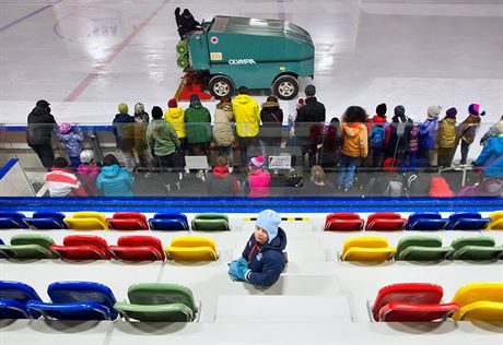 O nový zimní stadion v Turnov je mezi lidmi zájem. V listopadu na ledové ploe...