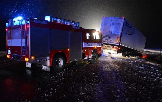 Nehoda kamionu na 317. kilometru dálnice D1, ve smru na Brno, v katastru obce...