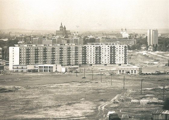 Z Fotoalba msta Hradce Králové. Oblíbený pohled z kopce Svatého Jána.