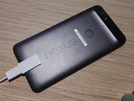 Ale upímn, v reálu se nám Nexus 6P nelíbí tolik jako na obrázcích. Tko se...