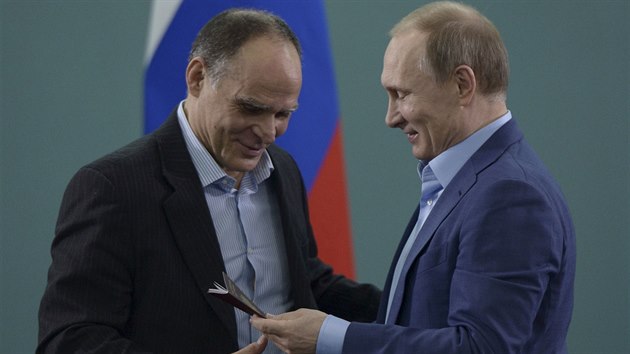 Rusk prezident Vladimir Putin a trenr ruskch judist Ezio Gamba (8. ledna 2016)
