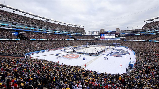 Zaplnn hledit na Gillette Stadium ve Foxboroughu sleduje duel Boston - Montreal.