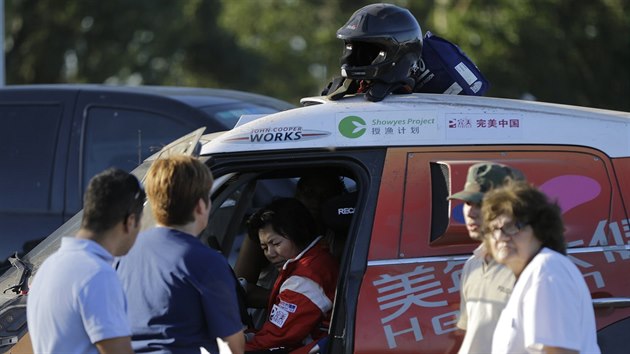 nsk pilotka Kuo Mej-ling mla v prologu Rallye Dakar nehodu, vjela mezi divky.