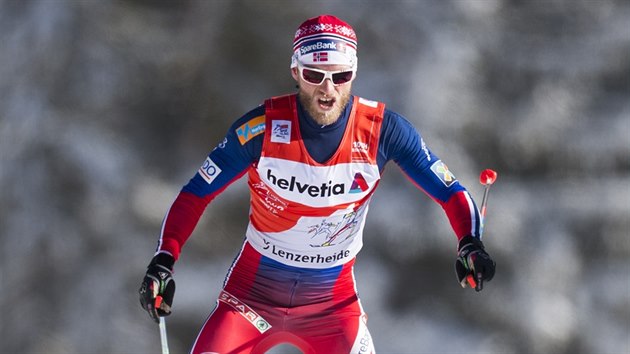 Norsk bec Martin Johnsrud Sundby brusl ve tet etap Tour de Ski.