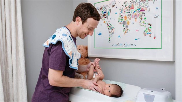 Mark Zuckerberg a jeho dcera Max (11. prosince 2015)