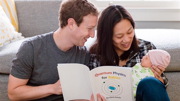 Mark Zuckerberg, jeho manelka Priscilla Chanov a jejich dcera Max (10. prosince 2015)