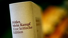 Nové vydání Hitlerova spisu Mein Kampf opatené kritickým komentáem (8. ledna...