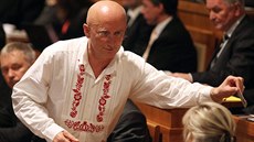 Senátor Ivo Valenta ve slováckém kroji. Senátor Ivo Valenta ve slováckém kroji.
