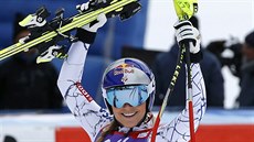 Lindsey Vonnová slaví sjezdařský triumf v Zauchensee. Lindsey Vonnová slaví sjezdařský triumf v Zauchensee.