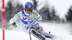 Slovenská slalomáka Veronika Velez-Zuzulová na trati závodu v Santa Caterin.