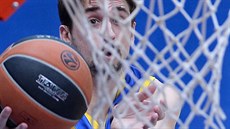 Alexej Šved z týmu Chimki Moskva míří s míčem do koše v utkání basketbalové... Alexej Šved z týmu Chimki Moskva míří s míčem do koše v utkání basketbalové...
