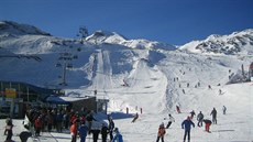Zell am See / Kaprun. Dolní část lyžařské oblasti na kaprunském ledovci Zell am See / Kaprun. Dolní část lyžařské oblasti na kaprunském ledovci