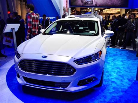 Autonomní Ford Fusion Hybrid na veletrhu CES 2016