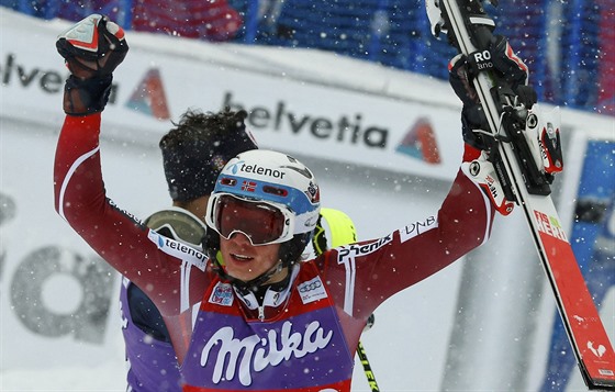 Henrik Kristoffersen vyhrál ve Wengenu u tvrtý slalom v sezon Svtového...