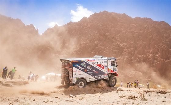 Tatra pilotovaná Martinem Kolomým v deváté etap Dakaru