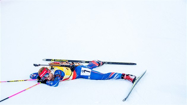 Vyčerpaná Gabriela Soukalová v cíli vytrvalostního závodu v Ruhpoldingu. Vyčerpaná Gabriela Soukalová v cíli vytrvalostního závodu v Ruhpoldingu.