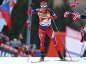 Martin Johnsrud Sundby stoup na Alpe Cermis v posledn etap Tour de Ski.