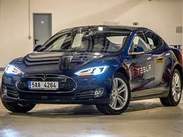 Tesla Model S 85D