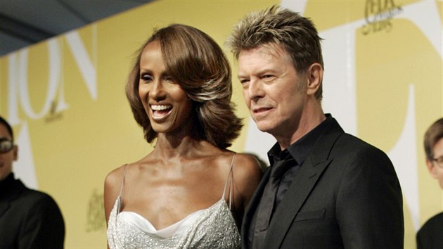 Bowie se svou enou Iman na pedvn cen CFDA v New Yorku (6. ervna 2005)