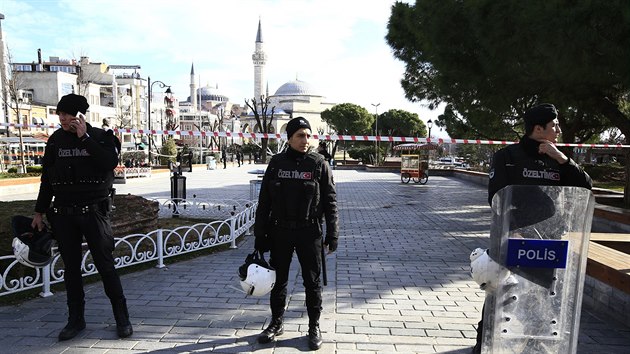 Turistickm centrem Istanbulu otsla exploze (12. ledna 2016)