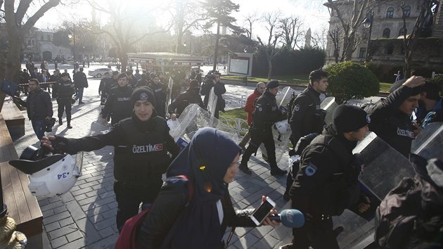 Turistickm centrem Istanbulu otsla exploze (12. ledna 2016)