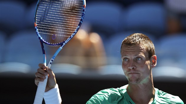 esk tenista Tom Berdych v duelu 1. kola Australian Open s Indem Bhambrim.