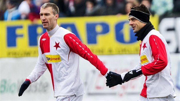 Martin Hysk (vlevo) a Luk Jarolm v dresu Slavie bhem Silvestrovskho derby.
