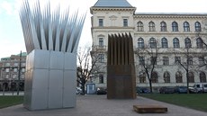 Sochy na náměstí Jana Palacha Sochy na náměstí Jana Palacha