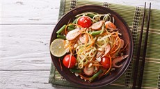 Papájový salát podle Štěpána Návrata, majitele Café Buddha Balbínova Papájový salát podle Štěpána Návrata, majitele Café Buddha Balbínova