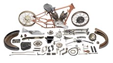 1927 Brough Superior 981cc SS100 Alpine Grand Sport Project. Prodáno za 9,4...