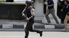 Indonéskou Jakartou otásla série silných explozí, hláeny jsou obti (14....