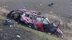Řidič fordu utrpěl velmi vážná zranění a do nemocnice byl transportován v... Řidič fordu utrpěl velmi vážná zranění a do nemocnice byl transportován v...