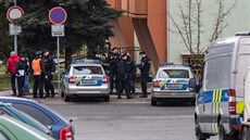 Policie v Napajedlích zasahovala celé dopoledne. Policie v Napajedlích zasahovala celé dopoledne.