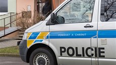 Střelce policie odvezla brzy po incidentu, na místě zasahovali ale ještě celé... Střelce policie odvezla brzy po incidentu, na místě zasahovali ale ještě celé...