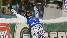 Slovenská lyaka Veronika Velez-Zuzulová se raduje z triumfu ve slalomu ve...