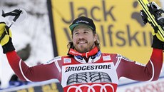 Norský lyžař Kjetil Jansrud se raduje z triumfu v kombinačním závodě ve Wengenu. Norský lyžař Kjetil Jansrud se raduje z triumfu v kombinačním závodě ve Wengenu.