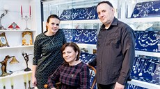 Řemeslo šperkařské se v rodině Riegelových drží už po tři generace. "Toto... Řemeslo šperkařské se v rodině Riegelových drží už po tři generace. "Toto...