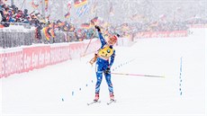Gabriela Soukalová triumfálně dojíždí do cíle hromadného závodu v Ruhpoldingu. Gabriela Soukalová triumfálně dojíždí do cíle hromadného závodu v Ruhpoldingu.